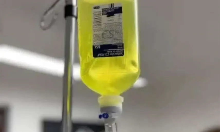 Se entrega doctor señalado por caso de "sueros vitaminados" en Sonora