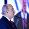 Felipe Calderón llama "miserables" a quienes decapitaron su estatua en Complejo Cultural Los Pinos