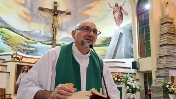 La estremecedora frase que dijo el padre Patricio Sánchez en misa antes de morir aplastado por una cruz