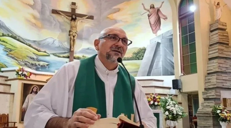 La estremecedora frase que dijo el padre Patricio Sánchez en misa antes de morir aplastado por una cruz